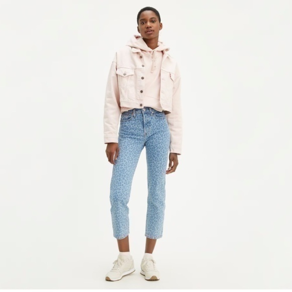 Levi’s Wedgie Straight Ankle Cropped Cheetah Print